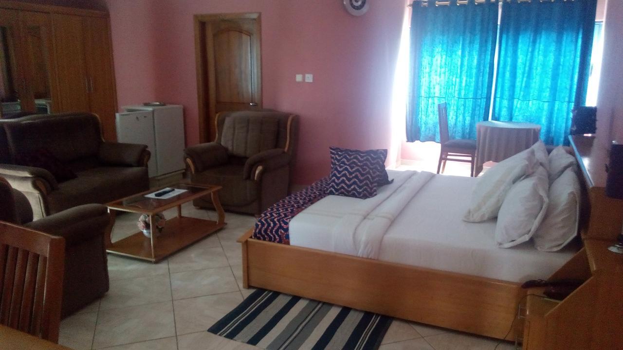 Brookvale Hotel Weija Zewnętrze zdjęcie